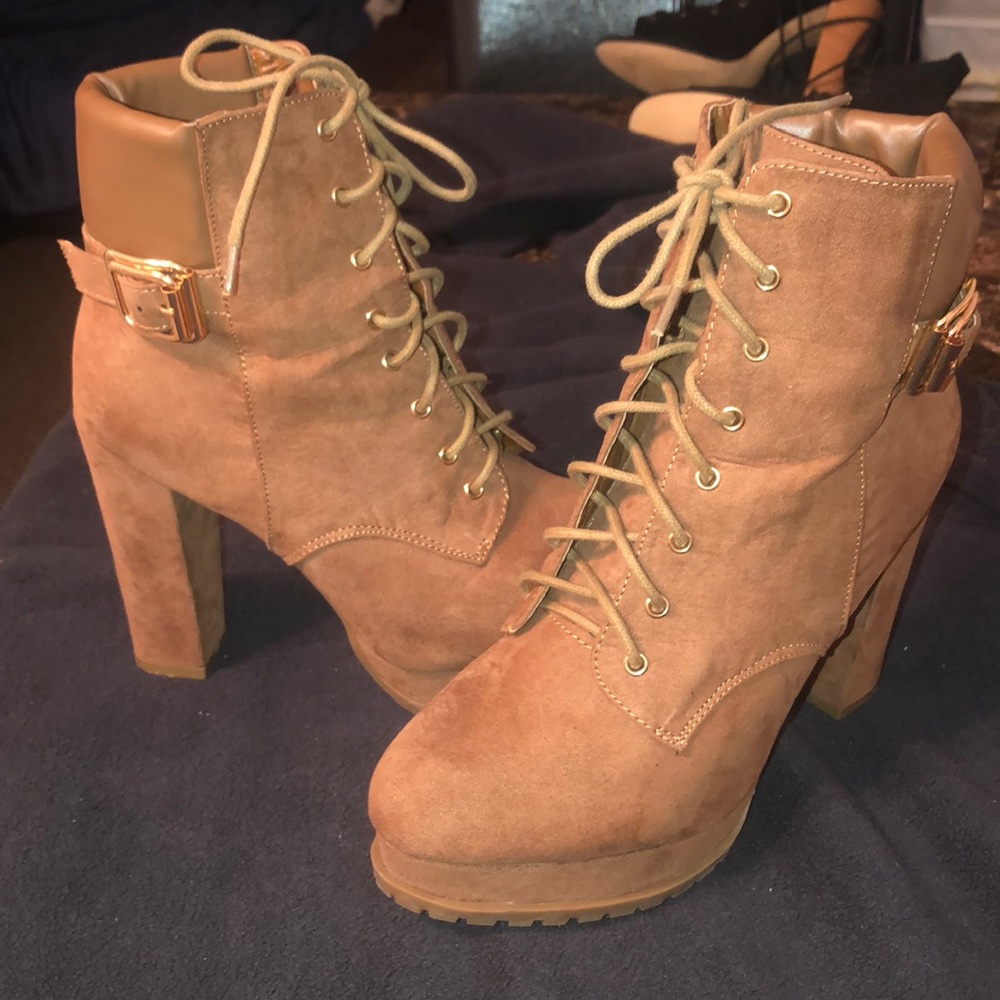 Tan boot heels from Shoe Dazzle